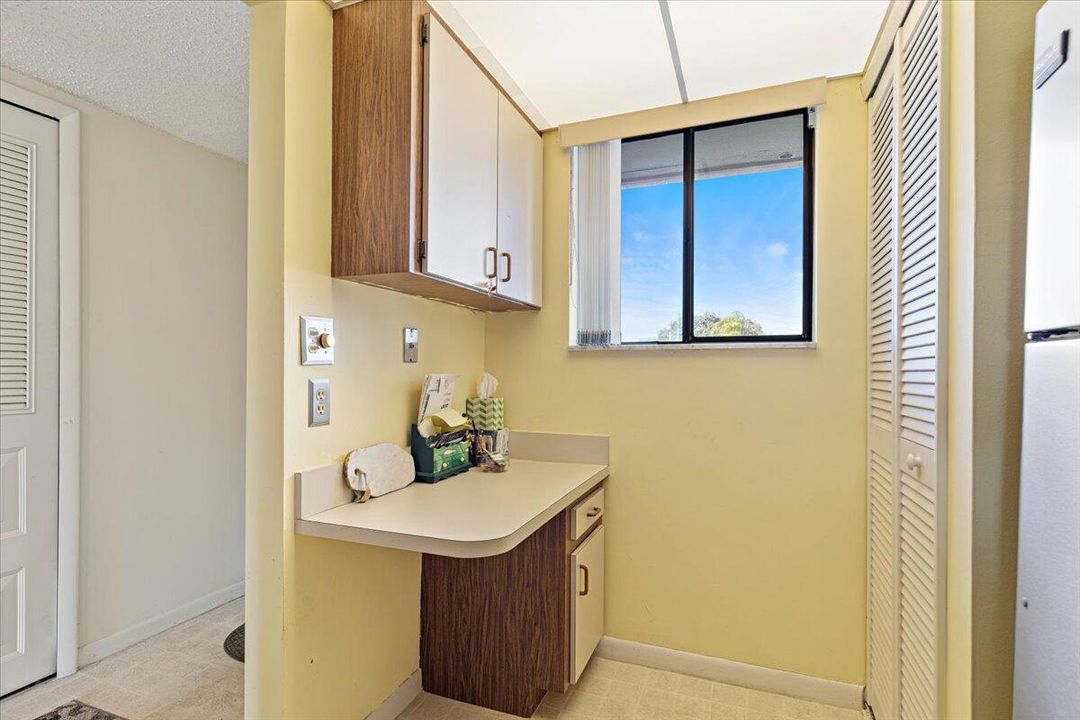 Active With Contract: $187,000 (2 beds, 2 baths, 1186 Square Feet)