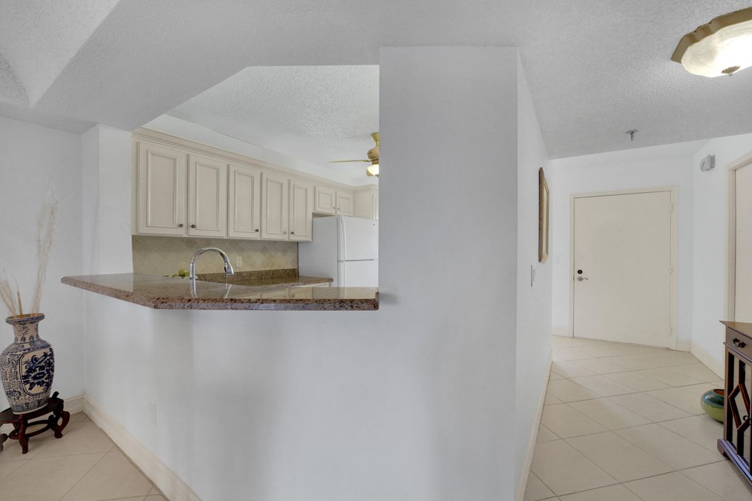 For Sale: $320,000 (2 beds, 2 baths, 1515 Square Feet)