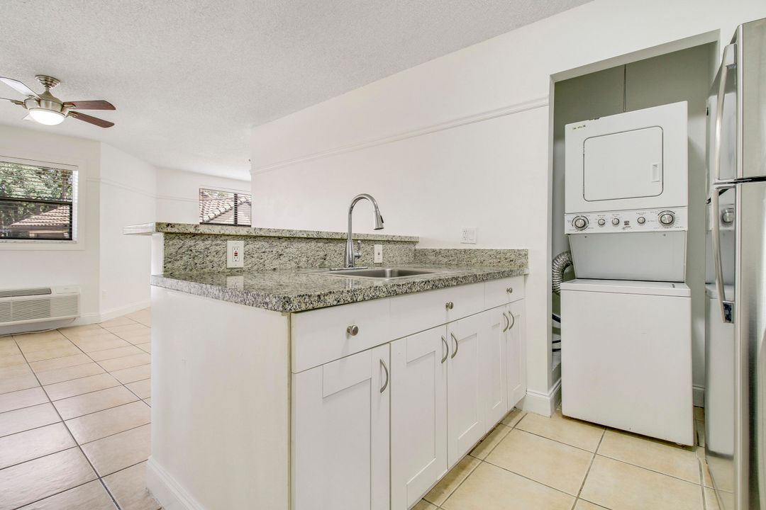 Active With Contract: $159,000 (1 beds, 1 baths, 470 Square Feet)