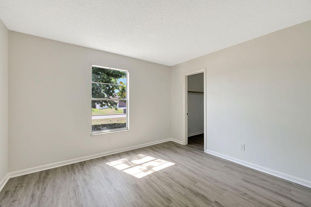 Active With Contract: $319,900 (2 beds, 2 baths, 1042 Square Feet)