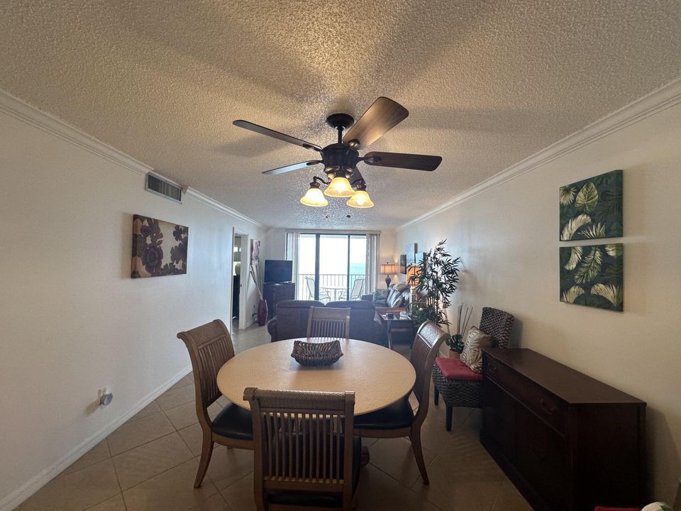 For Rent: $2,600 (2 beds, 2 baths, 1053 Square Feet)
