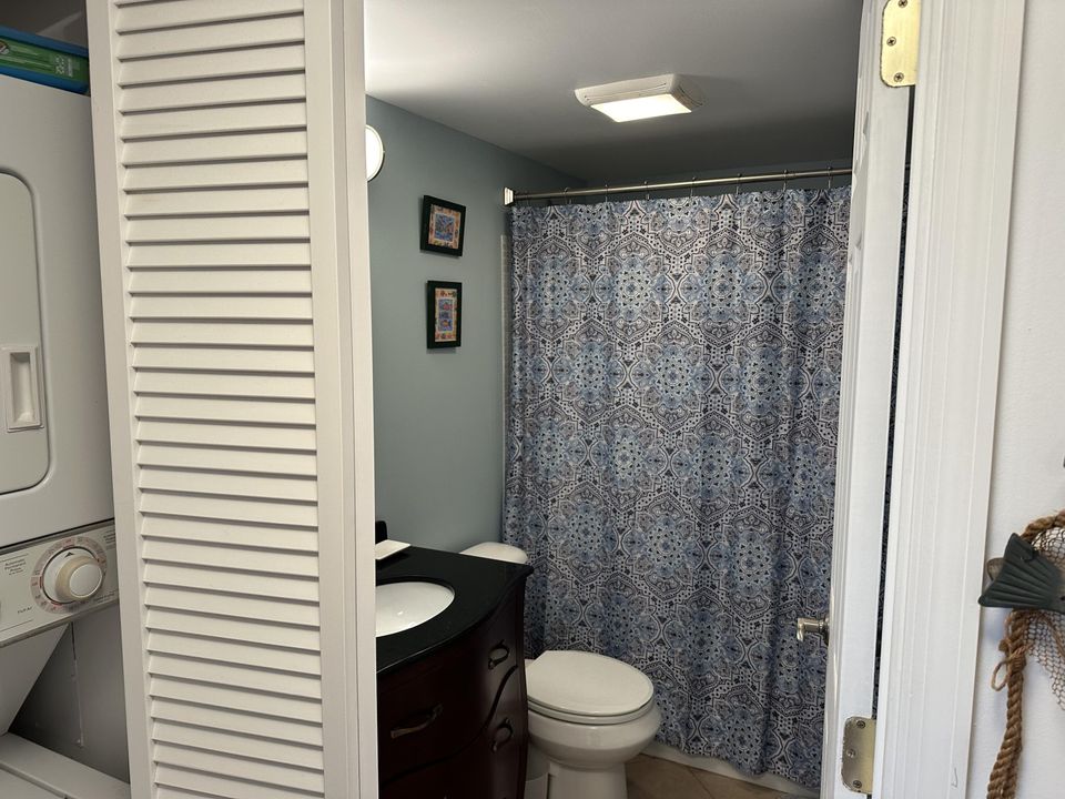 For Rent: $2,600 (2 beds, 2 baths, 1053 Square Feet)