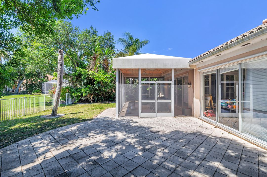 For Sale: $1,400,000 (4 beds, 4 baths, 3274 Square Feet)