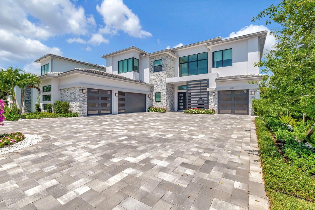 For Sale: $5,099,000 (5 beds, 6 baths, 6175 Square Feet)