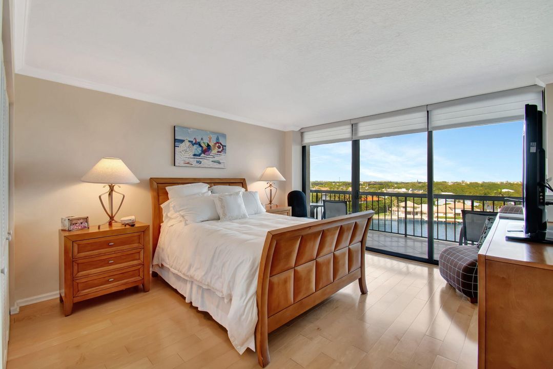 For Sale: $1,150,000 (2 beds, 2 baths, 1500 Square Feet)