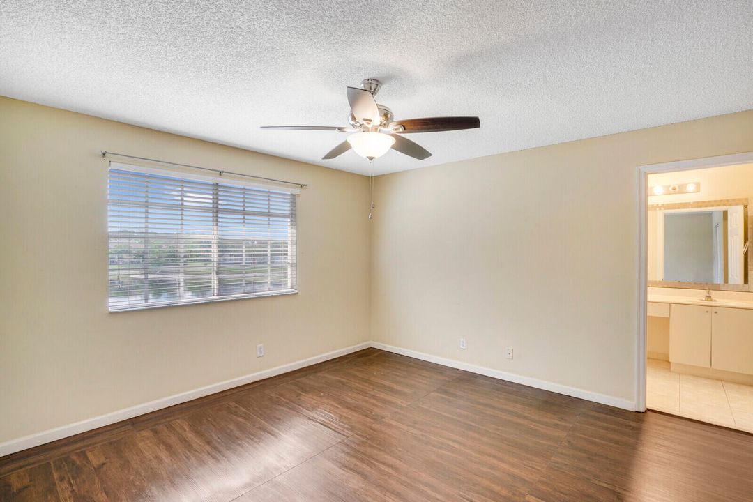 Active With Contract: $2,300 (2 beds, 2 baths, 1339 Square Feet)