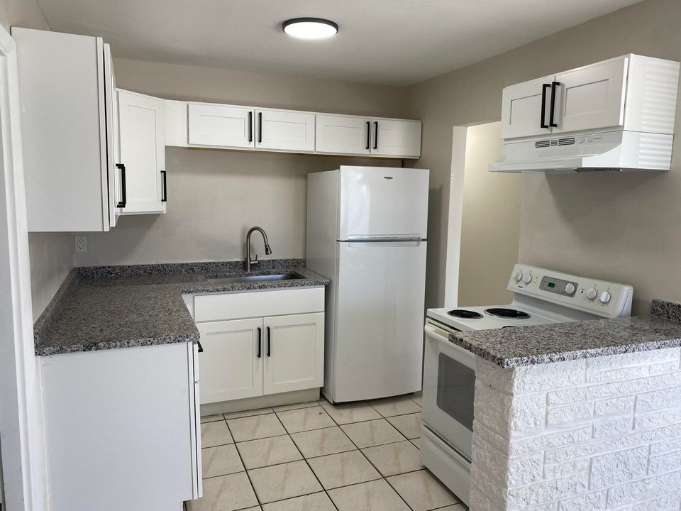 Active With Contract: $3,200 (4 beds, 2 baths, 1340 Square Feet)