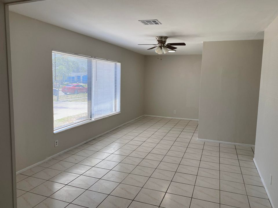 Active With Contract: $3,200 (4 beds, 2 baths, 1340 Square Feet)