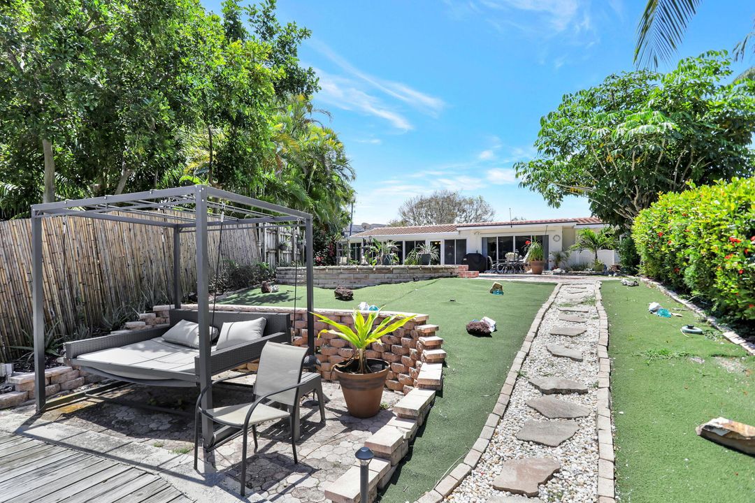 For Sale: $1,299,000 (3 beds, 2 baths, 1809 Square Feet)