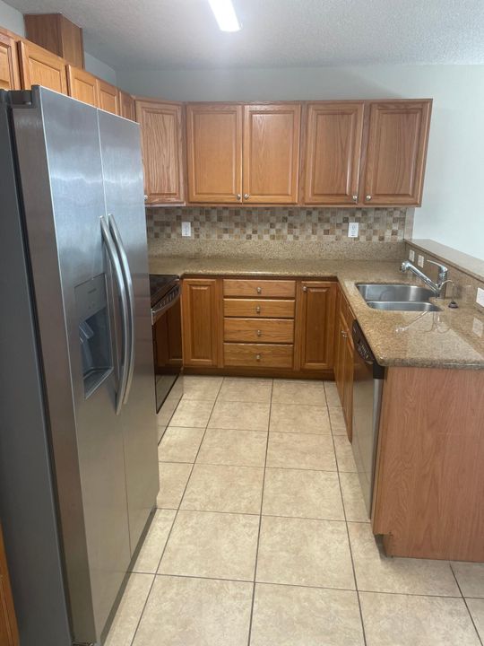 For Rent: $2,050 (3 beds, 2 baths, 1335 Square Feet)