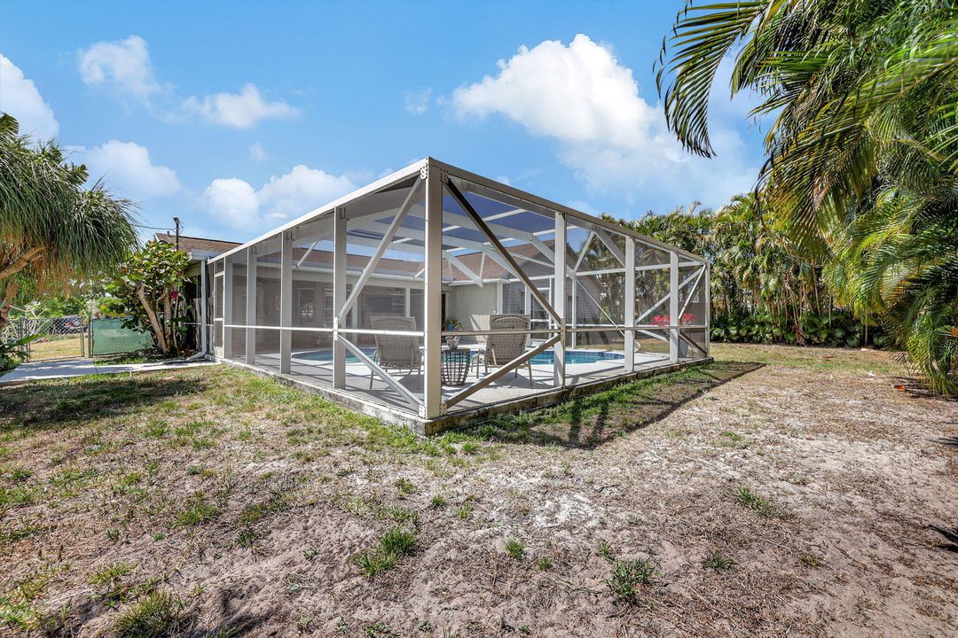 For Sale: $459,900 (3 beds, 2 baths, 1713 Square Feet)