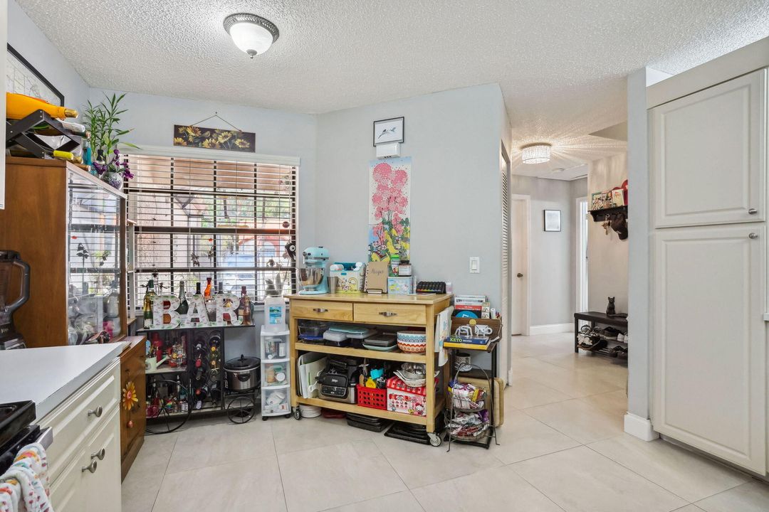 For Sale: $385,000 (2 beds, 2 baths, 1357 Square Feet)