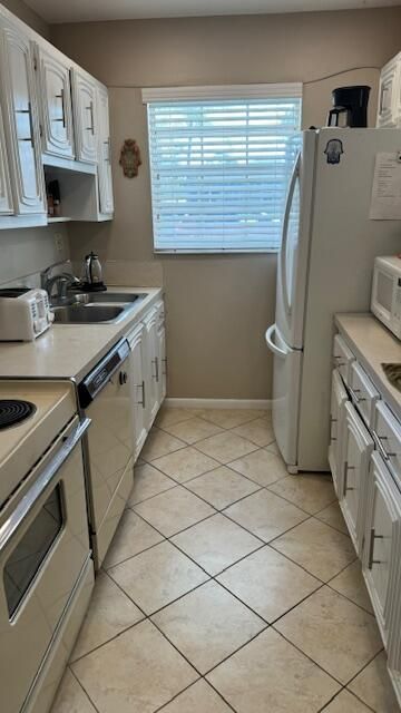 For Rent: $2,300 (2 beds, 2 baths, 1080 Square Feet)