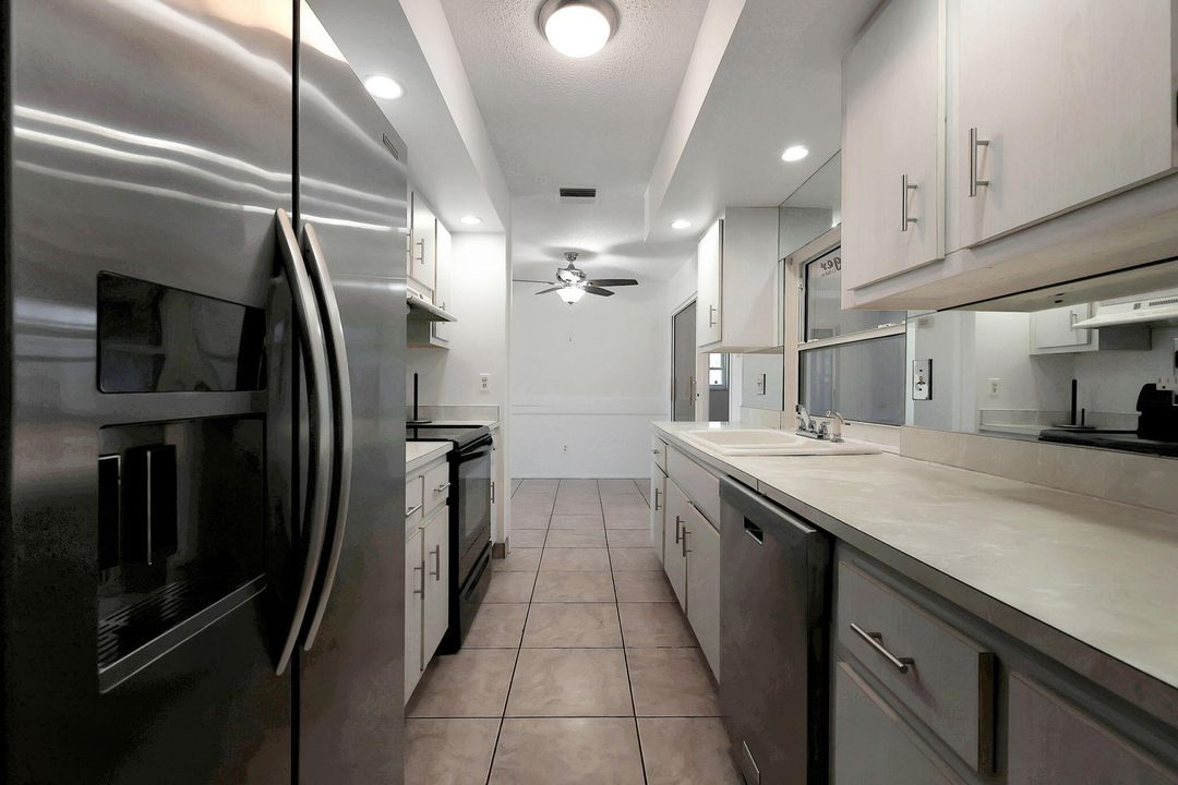For Sale: $350,000 (2 beds, 2 baths, 1191 Square Feet)