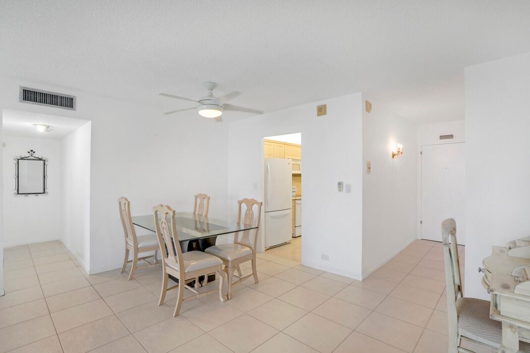 For Sale: $319,000 (2 beds, 2 baths, 1368 Square Feet)