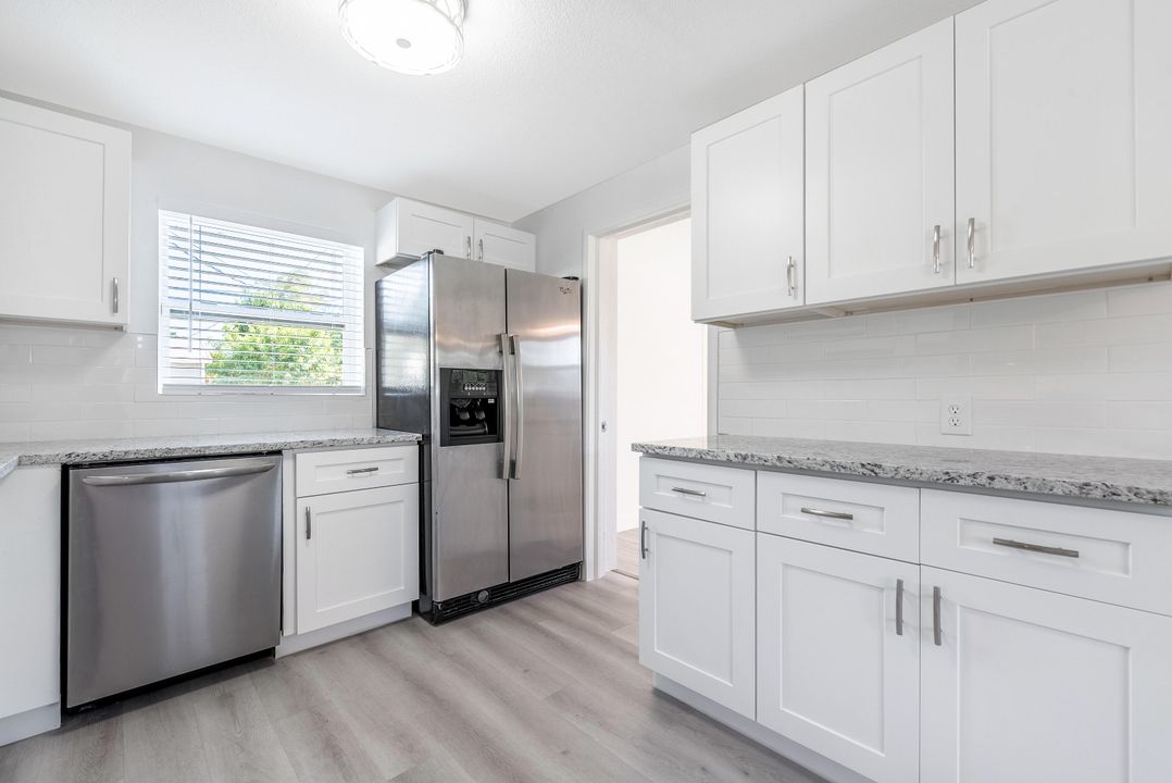 Active With Contract: $459,900 (3 beds, 1 baths, 1002 Square Feet)