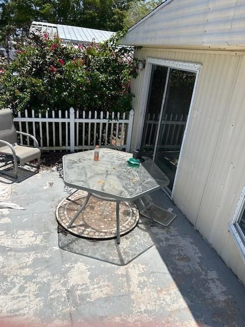 For Sale: $10,000 (2 beds, 2 baths, 840 Square Feet)