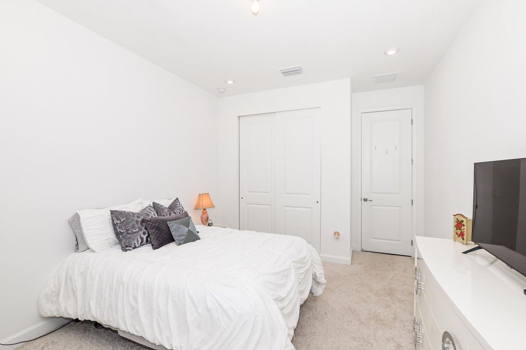 For Sale: $500,000 (3 beds, 2 baths, 2354 Square Feet)