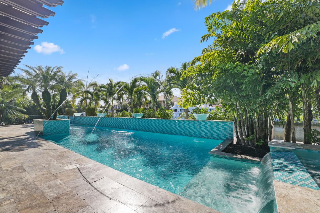 For Sale: $2,695,000 (4 beds, 3 baths, 2232 Square Feet)