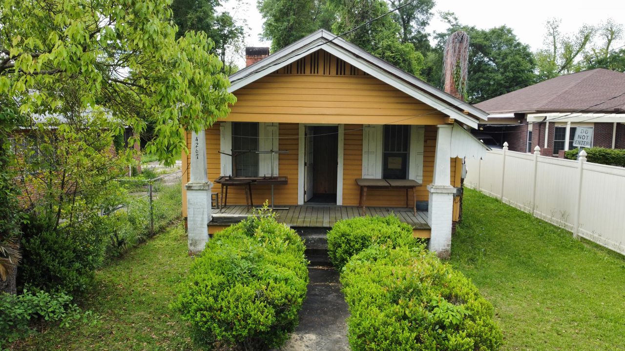 For Sale: $29,000 (2 beds, 1 baths, 672 Square Feet)