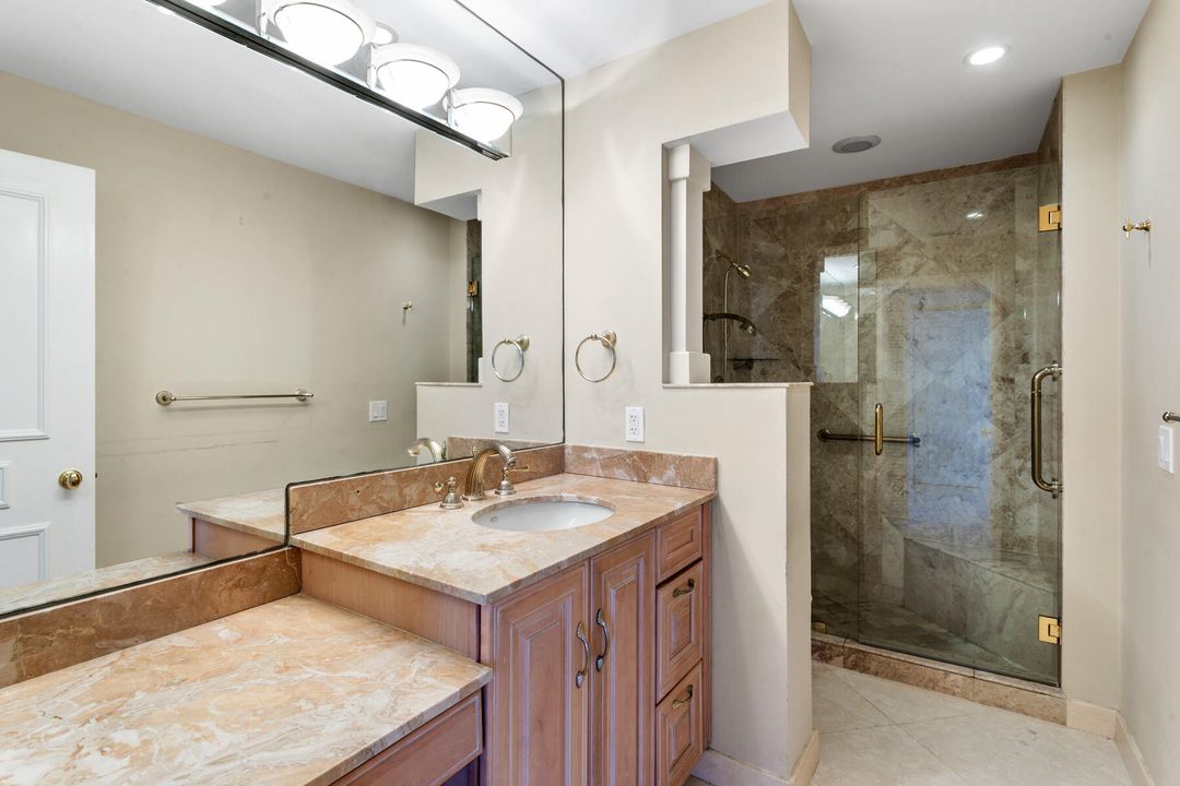 待售: $2,835,000 (2 贝兹, 2 浴室, 1949 平方英尺)