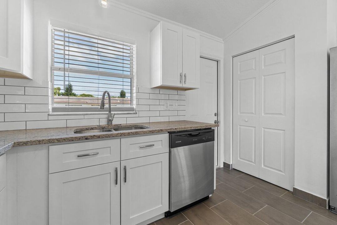For Sale: $394,900 (3 beds, 2 baths, 1058 Square Feet)