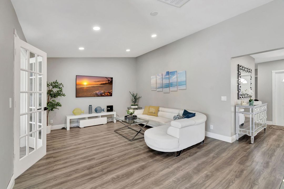 For Sale: $675,000 (4 beds, 2 baths, 1678 Square Feet)