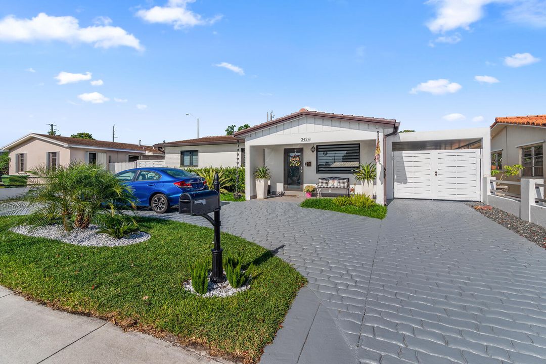 Active With Contract: $669,900 (4 beds, 2 baths, 1868 Square Feet)