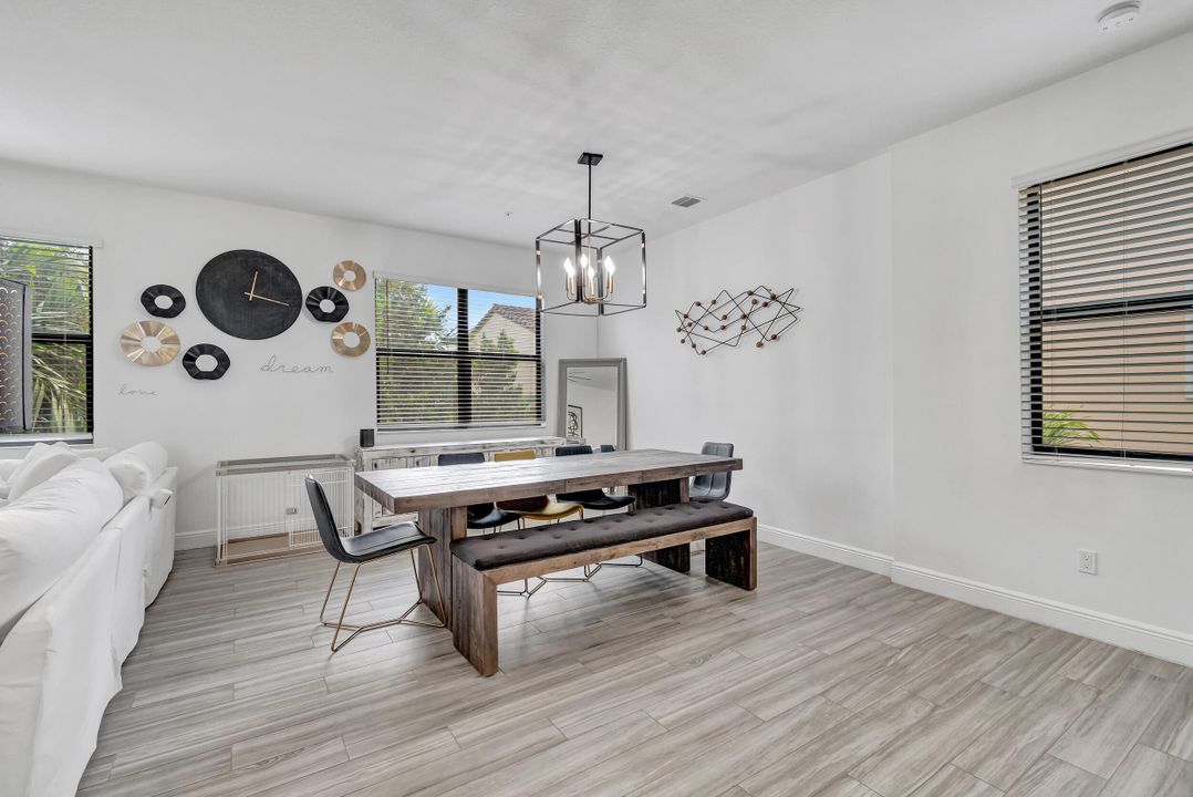 Active With Contract: $700,000 (4 beds, 3 baths, 2511 Square Feet)