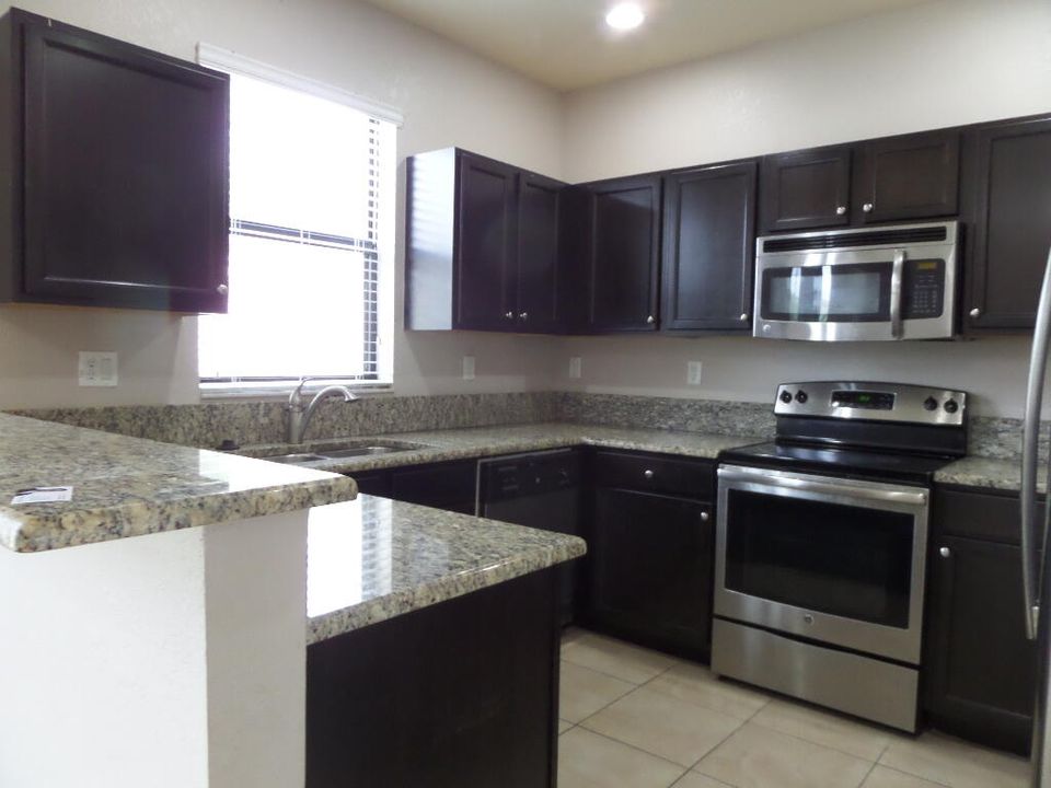For Sale: $539,000 (3 beds, 2 baths, 1592 Square Feet)