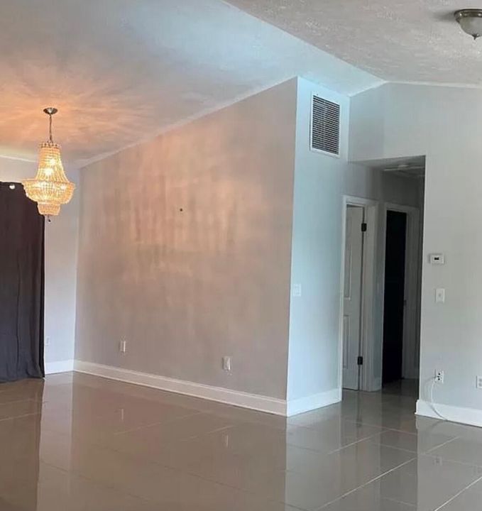 For Rent: $2,000 (2 beds, 1 baths, 1500 Square Feet)
