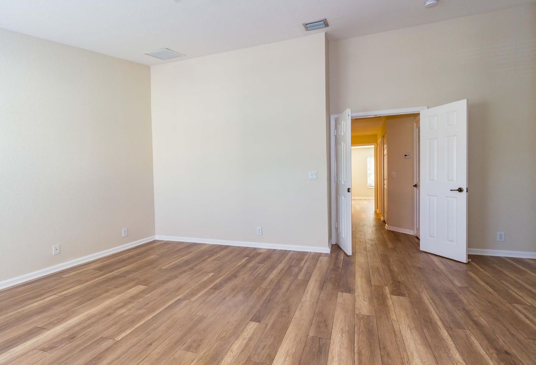 Active With Contract: $3,200 (3 beds, 2 baths, 1779 Square Feet)