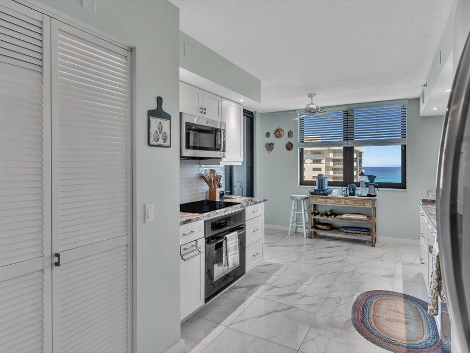Active With Contract: $8,000 (2 beds, 2 baths, 1533 Square Feet)
