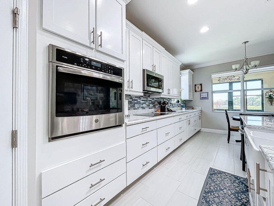 Active With Contract: $579,900 (3 beds, 2 baths, 2220 Square Feet)