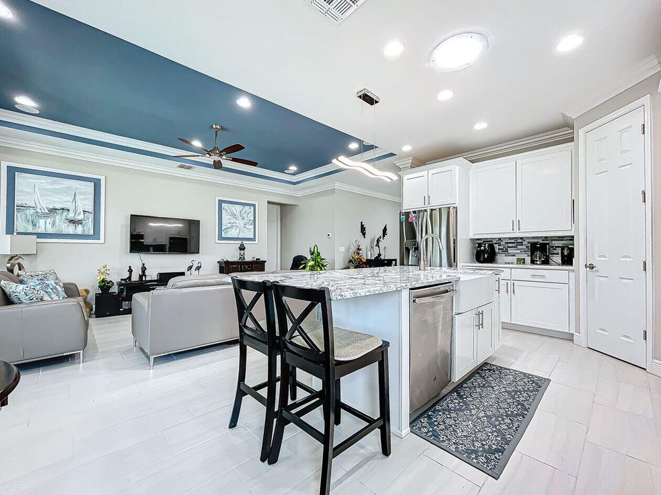 Active With Contract: $579,900 (3 beds, 2 baths, 2220 Square Feet)