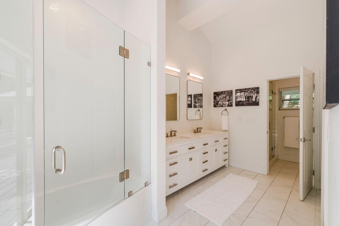 For Sale: $1,800,000 (3 beds, 2 baths, 2379 Square Feet)