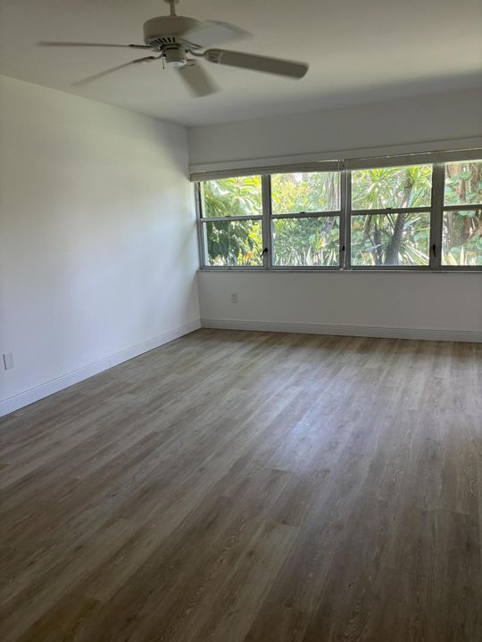 For Rent: $2,300 (2 beds, 2 baths, 1101 Square Feet)