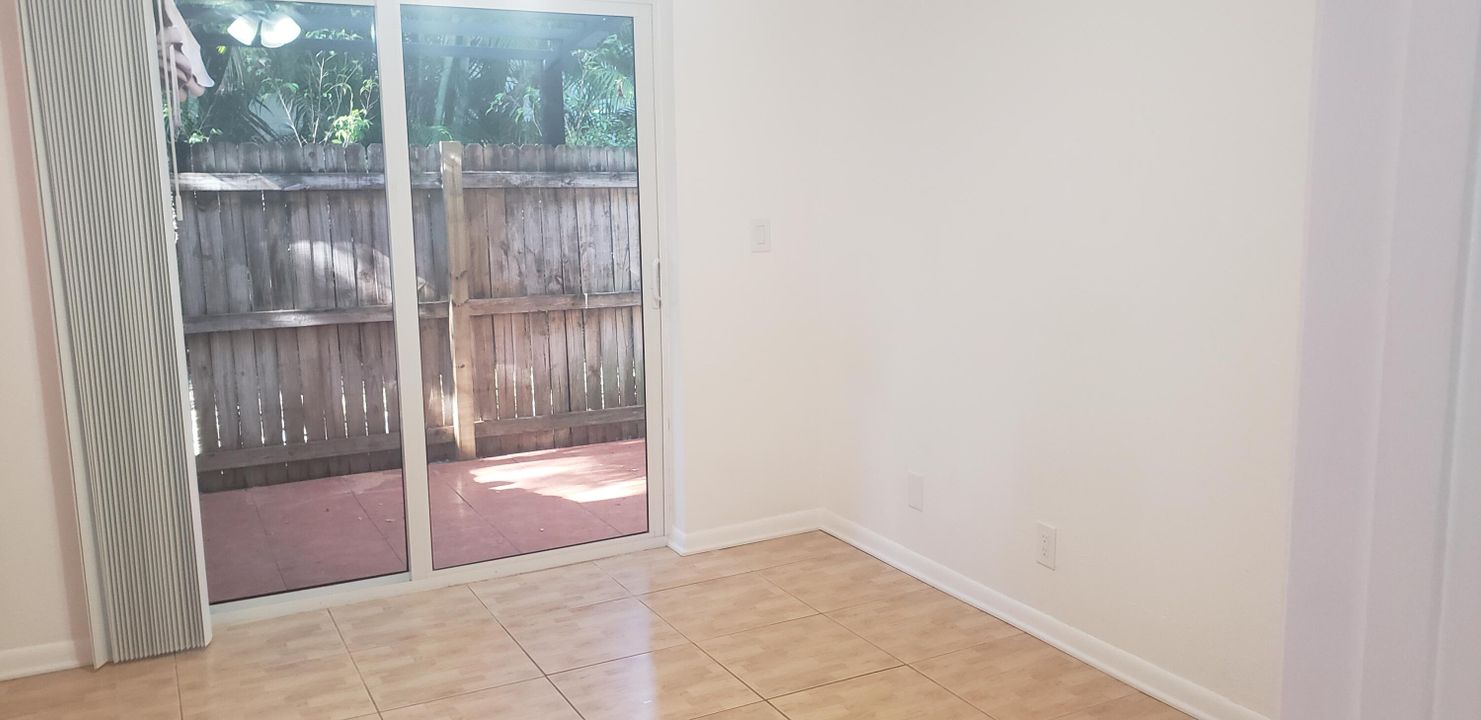 For Rent: $2,800 (3 beds, 3 baths, 1428 Square Feet)