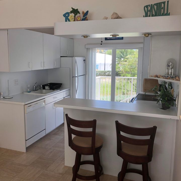 For Rent: $6,500 (2 beds, 2 baths, 1015 Square Feet)