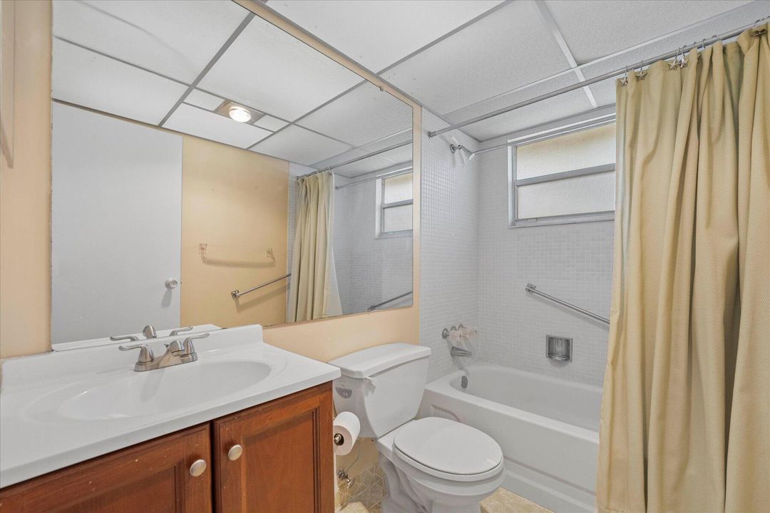 待售: $118,599 (2 贝兹, 2 浴室, 880 平方英尺)