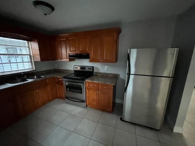 For Sale: $245,000 (3 beds, 2 baths, 1170 Square Feet)