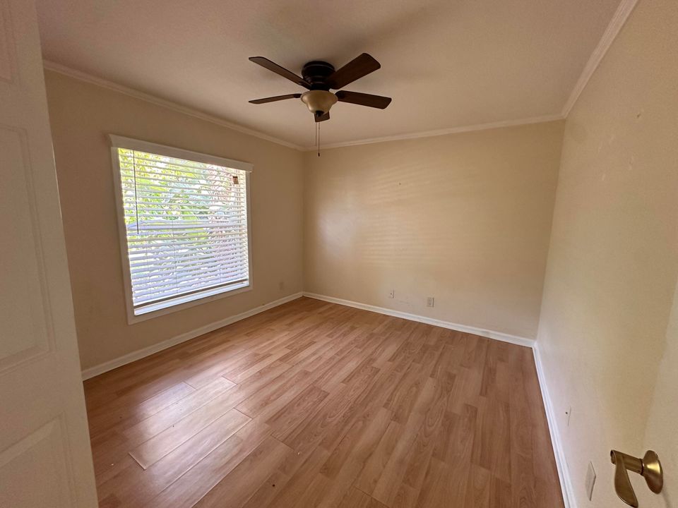 Active With Contract: $3,900 (3 beds, 2 baths, 2056 Square Feet)