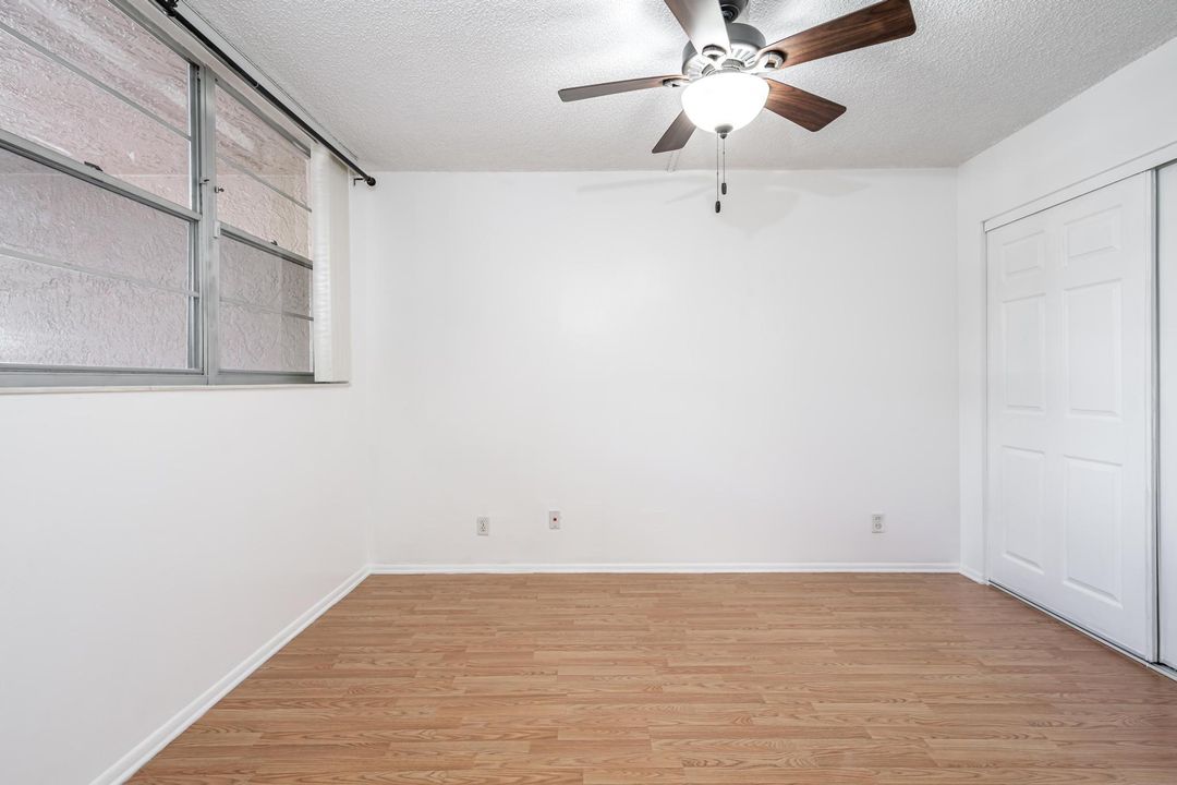 Active With Contract: $2,300 (2 beds, 2 baths, 976 Square Feet)