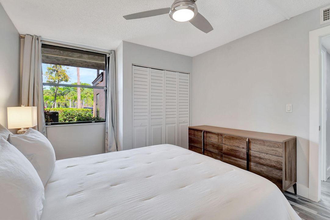 For Sale: $409,000 (2 beds, 2 baths, 1175 Square Feet)