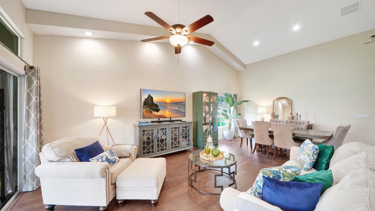 Active With Contract: $389,900 (3 beds, 2 baths, 1643 Square Feet)