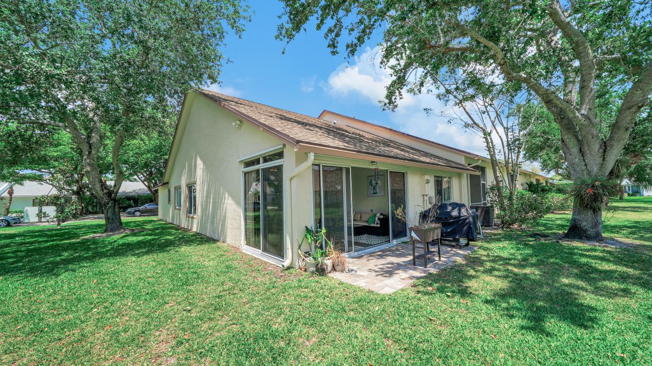 Active With Contract: $389,900 (3 beds, 2 baths, 1643 Square Feet)