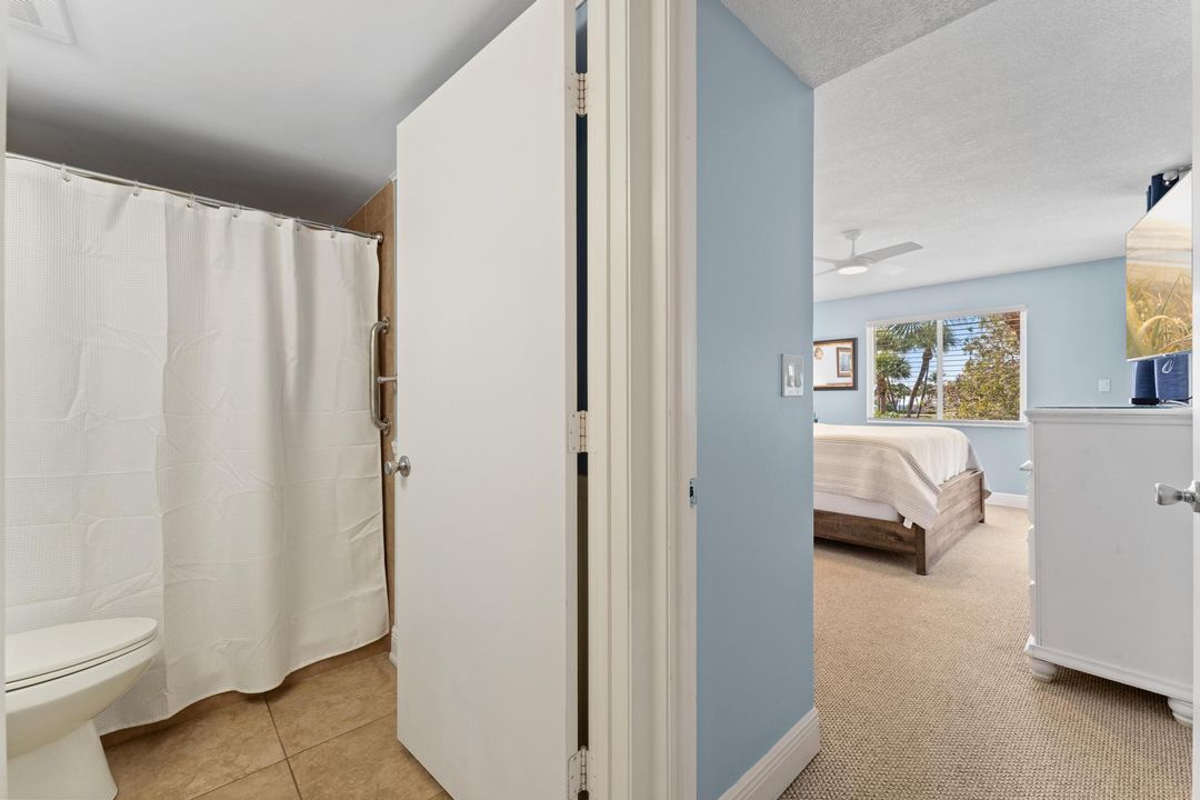 For Sale: $645,000 (2 beds, 2 baths, 1056 Square Feet)