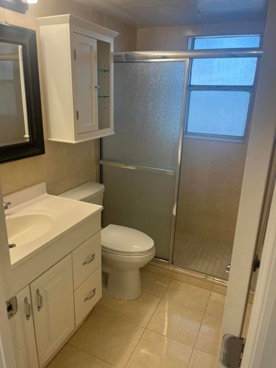 Active With Contract: $1,750 (2 beds, 1 baths, 840 Square Feet)