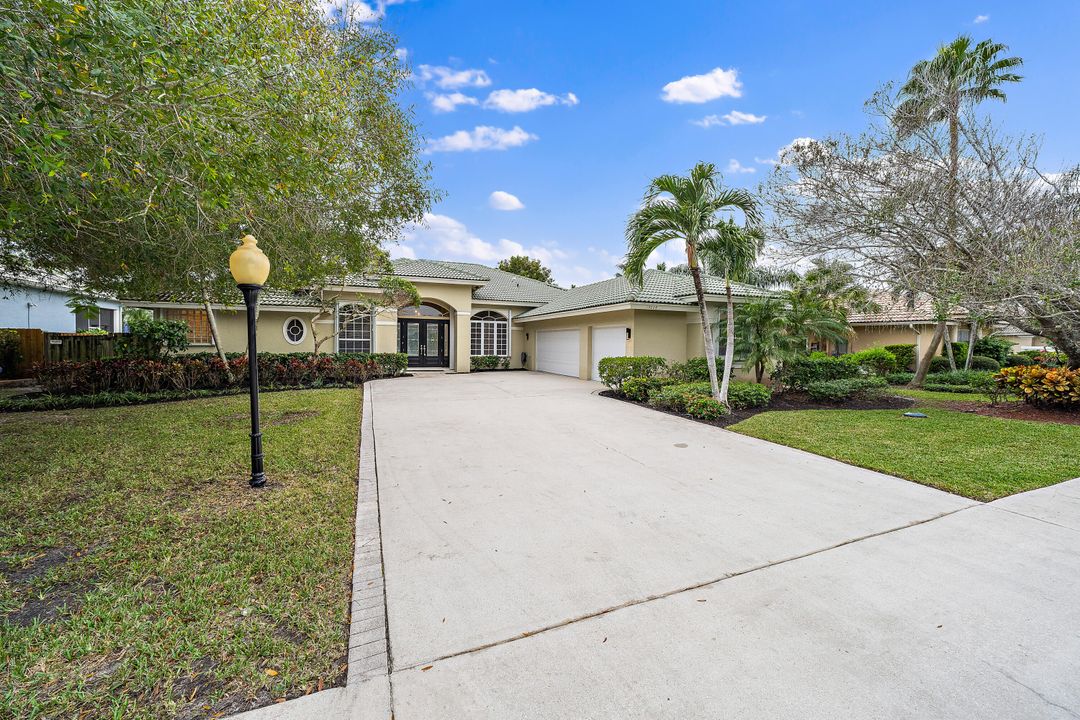 Active With Contract: $6,300 (4 beds, 3 baths, 2759 Square Feet)