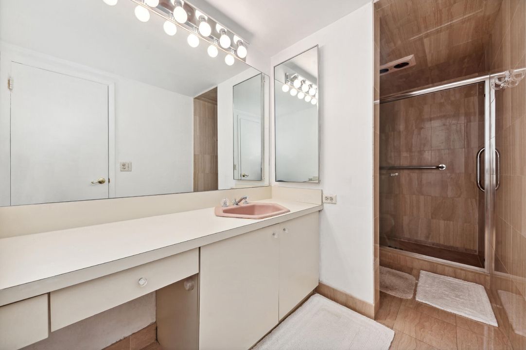 For Sale: $950,000 (2 beds, 2 baths, 1559 Square Feet)